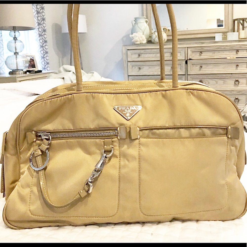 💯authentic Prada nylon bag!